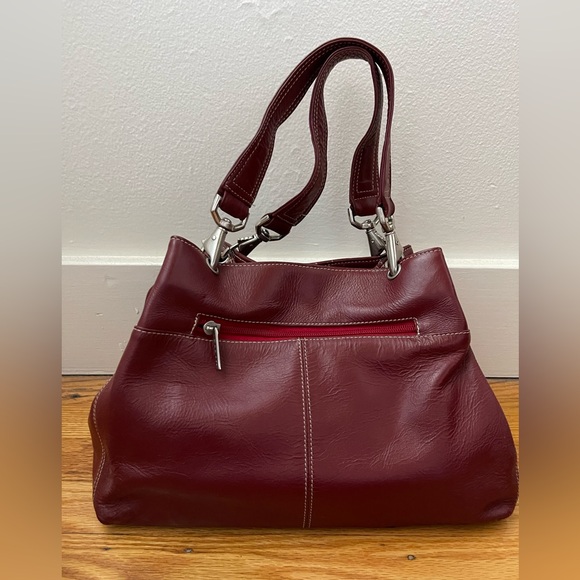 Elegant Burgundy Leather Handbag - Picture 2 of 5